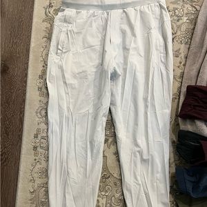 Lululemon surge jogger L, 29 in inseam white